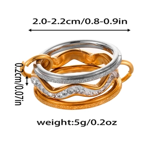Dettaglio del set di doppi anelli con strass bianchi e dimensioni del prodotto