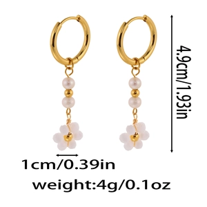Detailed size specifications for white daisy and pearl drop earrings in gold plating