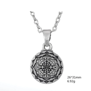 Collar con colgante eslavo de la riqueza y patrones mandala en aleación de zinc retro