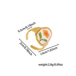 Detailed dimensions of gold-plated stainless steel flower ring with size and weight info
