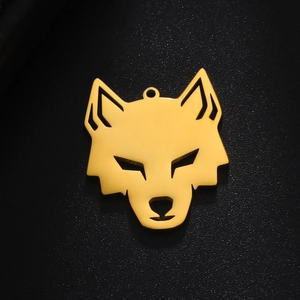 Colgante de cabeza de lobo dorado pulido en acero inoxidable con cortes geométricos