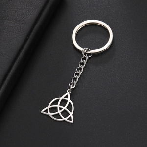 Porte-clés Punk en Acier Inoxydable Nœud Celtique Pendentif Creux Triquetra Anneau Métallique pour Clés Voiture Maison Bijoux Homme