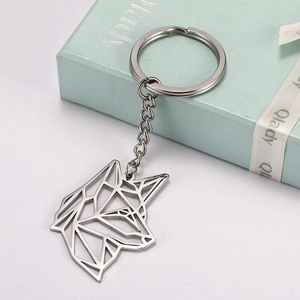 Llavero de Acero Inoxidable con Cabeza de Lobo Geométrica Moderno Colgante de Animal Low Poly Joyería para Hombre Mujer Tono Plateado