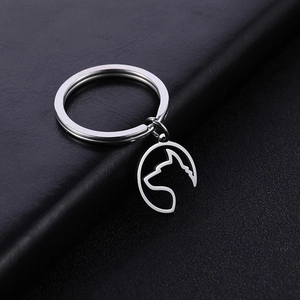 Porte-clés Minimaliste en Acier Inoxydable 304 Tête de Chien Pendentif Silhouette d'Animal Évidé Anneau pour Amoureux des Animaux Bijoux Unisexe Cadeau