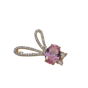Broche lapin mignonne avec pierre rose et oxydes de zirconium blancs dorés