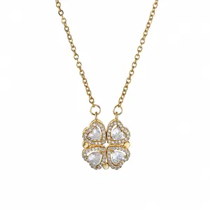 Collier avec pendentif trèfle magnétique cœur en zircone dorée et chaîne fine