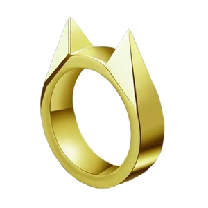 Gepolijste gouden titanium stalen ring met zelfverdediging spikes in kattenoor