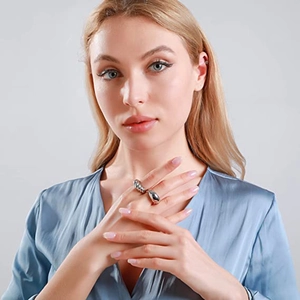 Set aus Retro-Edelstahl-Ring mit gedrehtem Band und Tropfenform in Silberglanz