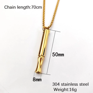Collar de respiración consciente de acero dorado con dimensiones y especificaciones técnicas