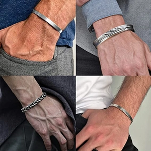 Set di bracciali aperti da uomo vintage con motivi a foglia e piuma