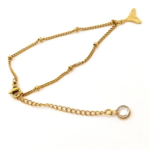 Goldener Ozean-Schmuck mit Perlenkette und strukturiertem Walflossen-Anhänger