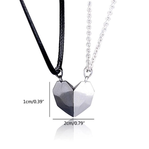 Collana magnetica a cuore per coppia in nero e argento con ciondoli a facce geometriche