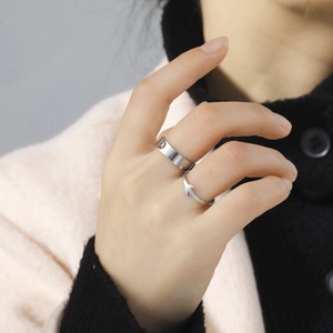 Polished stainless steel moon pattern open ring set with minimalist crescent engraving