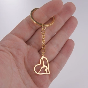 Porte-clés cœur doré poli avec pendentif gymnaste en acier inoxydable durable