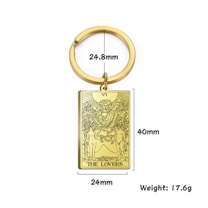 Porte-clés Tarot Les Amants en acier inoxydable doré avec détails de dimensions