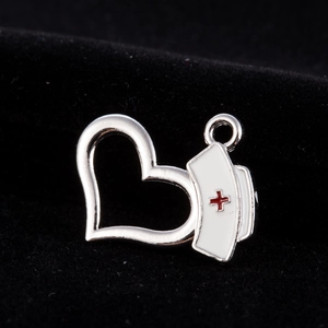 Antik Silber Legierung Herz Anhänger Emaille Weiß Krankenschwesternhaube Kreuz Anhänger Für Medizinischen Schmuck