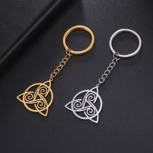 Stainless Steel Celtic Knot Triskele Pendant Keychain Vintage Hollow Out Triquetra Key Ring Fashion Metal Key Holder Gift