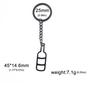 Detail view of black stainless steel wine bottle keychain with 45mm pendant dimensions
