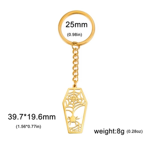 Détail du pendentif cercueil doré en toile d'araignée avec dimensions du porte-clés