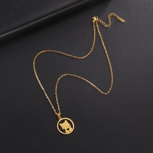 Detail of golden stainless steel kitten heart pendant with adjustable lobster clasp chain
