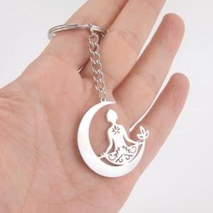 Porte-clés argenté en acier inoxydable avec pendentif croissant de lune et yoga