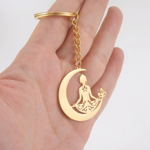 Porte-clés de Méditation Yoga en Acier Inoxydable Croissant de Lune Pendentif Floral Mandala Ajouré pour Femmes
