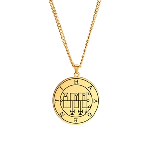Goldene Edelstahlkette mit rundem Haagenti-Siegel-Anhänger und feiner Seilkette für Damen