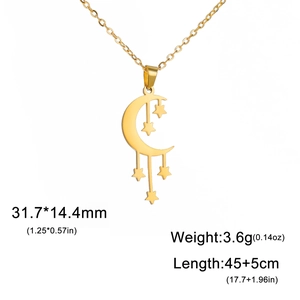 Detalle de dimensiones del collar de flecos con luna y estrellas en acabado dorado
