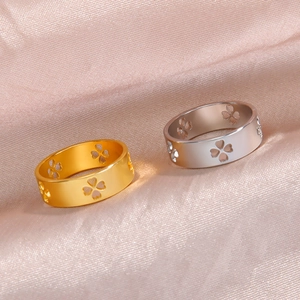 Minimalist Stainless Steel Hollow Out Clover Ring For Women Men Lucky Jewelry Finger Ring Gift Gold Silver Color