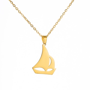 Collar con colgante de velero dorado pulido con elegante diseño de barco vikingo hueco