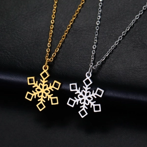 Minimalist Stainless Steel Snowflake Pendant Necklace For Women Men Adjustable Cross Chain Winter Christmas Fashion Jewelry