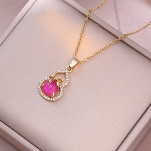 Collana con Pendente a Zucca in Acciaio al Titanio Pietra Occhio di Gatto Rosa per Donna Lusso Leggero Fiocco con Zirconi Placcato Oro