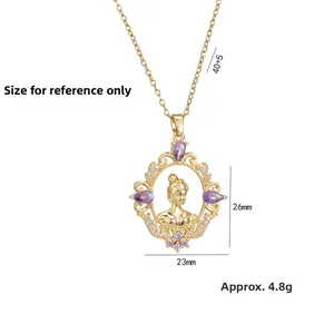 Collier vintage doré avec zircon violet et pendentif portrait de reine 23x26mm