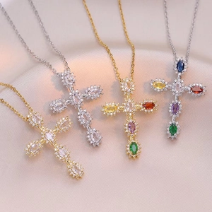Collier Pendentif Croix Acier Inoxydable Zircon Coloré Incrusté Bijoux Luxe Tendance Pour Femmes