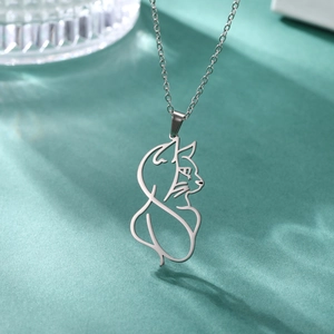 Collar minimalista de acero inoxidable con colgante de silueta de gato para mujer