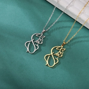 Collar minimalista con colgante de gato en acabado oro y plata para mujer