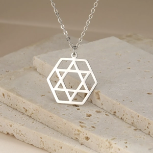 Collana minimalista in acciaio inossidabile argento con pendente a stella esagonale vuota