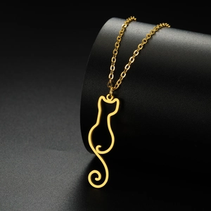 Collana minimalista dorata con ciondolo a forma di gatto in acciaio inox lucido