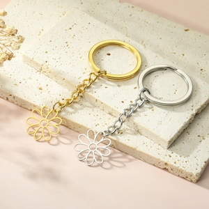 Daisy hollow flower stainless steel keychains in gold and silver finish with chains