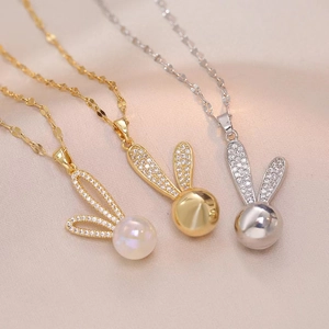 Collier Pendentif Oreille De Lapin Acier Au Titane Incrusté De Zircon Künstliche Perle Artificielle Bijoux Élégants Minimalistes Femmes