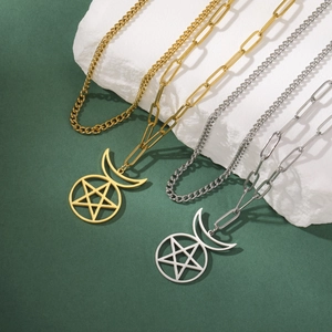 Collar de acero de titanio con colgante de luna y estrella pentagrama en oro y plata