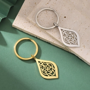 Porte-clés Vintage en Acier Titane Ajouré Filigrane Goutte d'eau Punk Pendentif de Voiture en Acier Inoxydable Bijoux Homme Femme