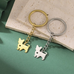 Porte-clés chien mignon en acier or et argent avec découpe en forme de coeur