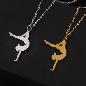 Colliers avec pendentif gymnaste en or et argent en acier inoxydable poli pour femme