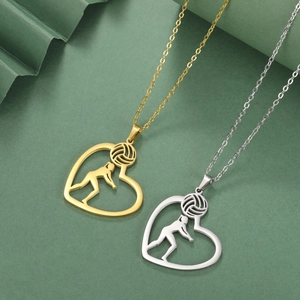 Collar de corazón minimalista en acero inoxidable con silueta de voleibol en oro y plata