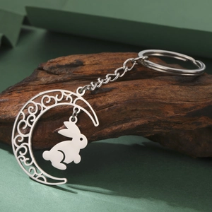 Porte-clés lune et lapin en acier inoxydable argenté avec motifs de nuages sur bois