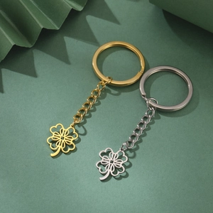 Stainless Steel Hollow Four Leaf Clover Lucky Keychain Pendant Heart Shape Metal Key Ring For Women Men Fashion Accessories Gift