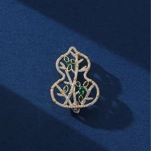Chinese Style Calabash Brooch Gold Plated Hollow Hulu Pin Green And White Rhinestone Elegant Jewelry For Women Suit Accessory