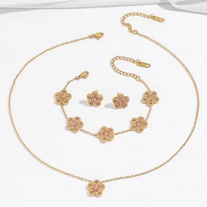Elegante 18K vergulde klaver sieradenset met roze zirkonia-stenen en ketting