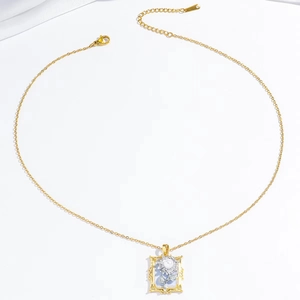 Vintage 18K Goldkette mit blauem Sonnenblumen Anhänger und Perlen Akzent